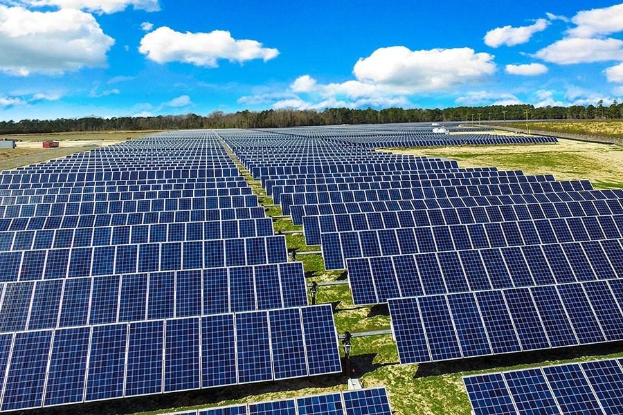Environmental Impact of Solar Energy - Why Modern Energy Providers Prefer Renewable Options